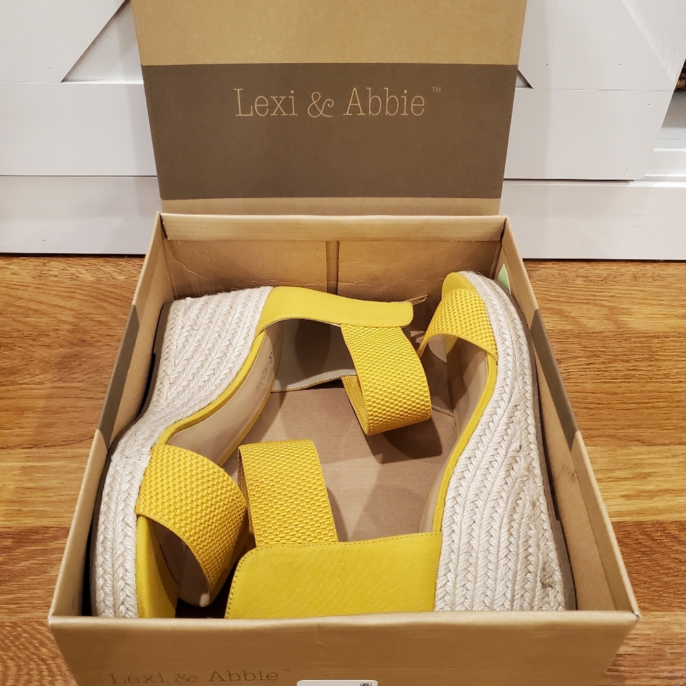 Lexi & Abbie, yellow, Ashton, size 10, wedge sandal